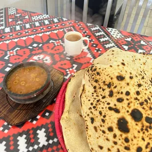 Foul, 2 Bread, and Mama&apos;s Tea