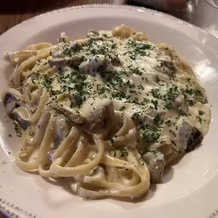 Fettuccini Alfredo (+ mushrooms $4)
