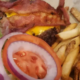 Bacon cheeseburger with fries
