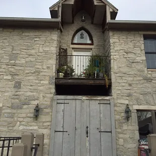 Love this little alcove patio!!