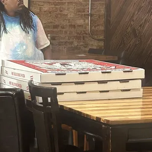 That&apos;s a big pizza!!!