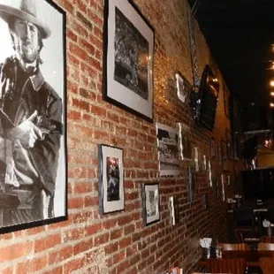 Stone Pony Pizza decor