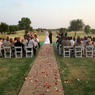 Picture Perfect Outdoor Wedding at Stone River