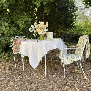 A custom romantic picnic awaits!