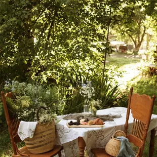 Private farm picnics