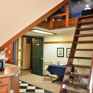 SE Loft - Sitting Area/Kitchenette