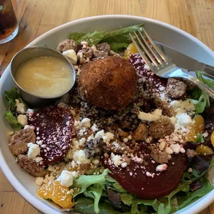 Goat cheese ball salad w champagne vinaigrette