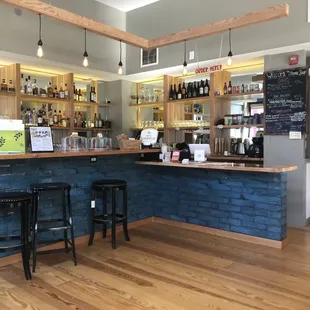 Order counter and bar