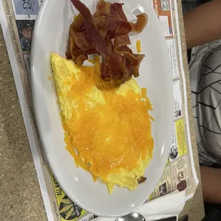 Cheese omelette with bacon