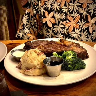 14 Oz. Prime Rib dinner .. Seriously ..amazing  No take home box as so yummy he ate it all