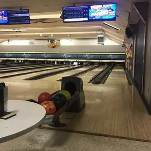 Staff friendly lanes clear and clean well oiled not crowded!!!