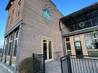 Tree House Eatery Drinkery