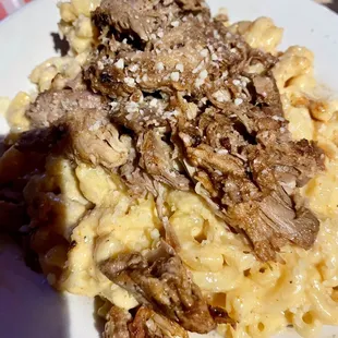 4 cheese Mac 'N' Cheese with pulled pork (delicious!)