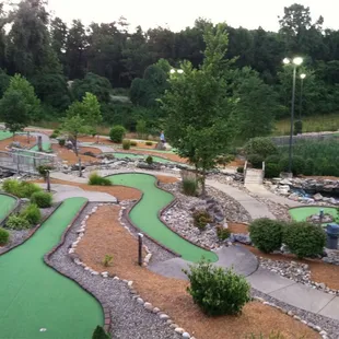 Mini golf course