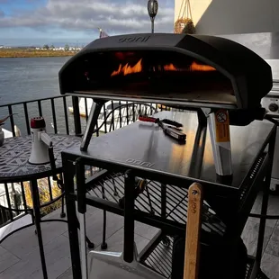 an outdoor pizza oven