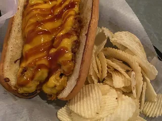 Trusty's Full-Serve Bar