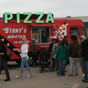 Long lines=good pizza