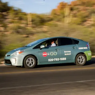 Attention all aspiring drivers! Do you want to learn how to drive safely and confidently on the road? Look no further!