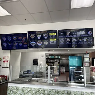 Great restaurant! Always very quick and consistent with their service, food has really good quality and always fresh. Highly recommended!