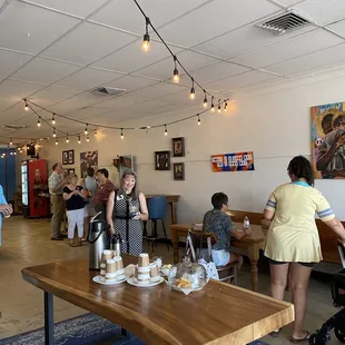 people in a cafe