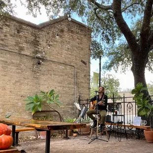 Mike Kiddoo serenading us made our brunch all that much more enjoyable