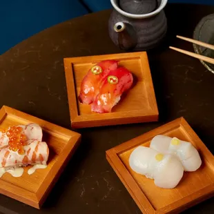 TRIO OF NIGIRI