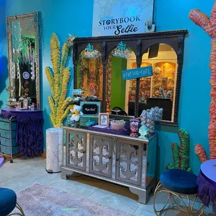 Mommy Mermaid Cafe ...a place for parents to hang and have coffee :)