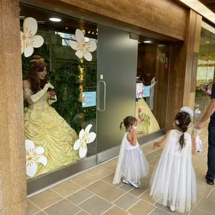 Making magic at the Royal Hawaiian Shopping Center