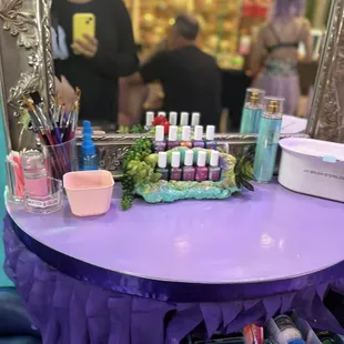 Super cute counter &amp; clean