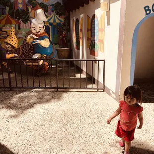 @heyyhannahleigh just finished using the restroom.