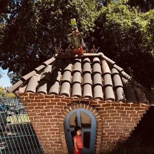 @heyyhannahleigh at grandma's door