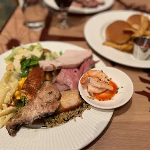 Prime rib Turkey Pasta of the Day Kids' Cheeseburger Slider