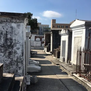 Really cool cemetery tour- great guide!