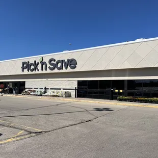pick'n save store