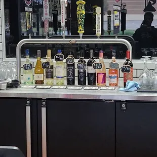 Beer that fills cup from the bottom