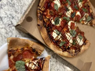 South Flo Pizza In H-E-B