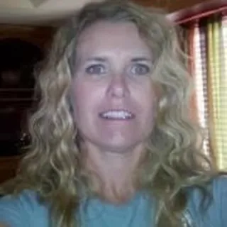 Sara F.
