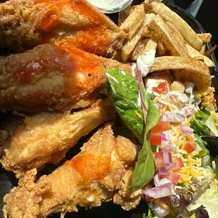 I ordered 12 pieces plain wings ... 15$ plus tax comes with sides an drink