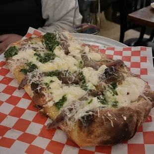 Three Cheese & Chovy Pizza