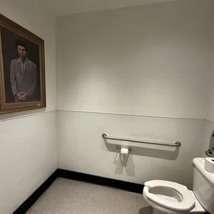Kramer keeping an eye on you in the loo
