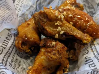 Green Iguana Bar & Grill