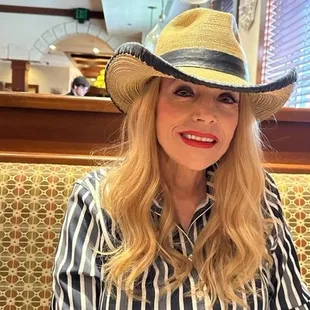 Glo JUST picked up her new wig sat Strands that afternoon. SHE LOVES IT !