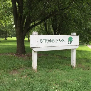 Park Sign at 89th &amp; Farley