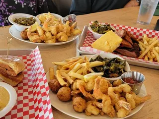 Green Valley Smokehouse & Oyster Bar