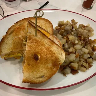 PROPER BREAKFAST SANDWICH