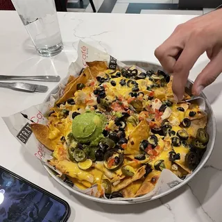 CHICKEN NACHOS