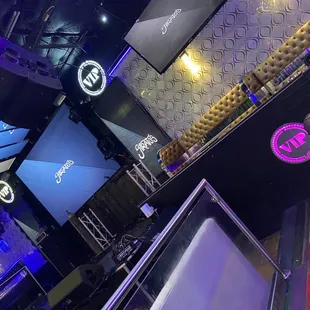 sushi and sashimi, interior