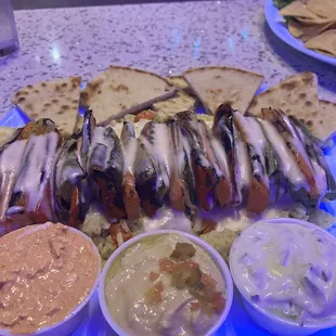 Vegetable Souvlaki with pita bread and hummus