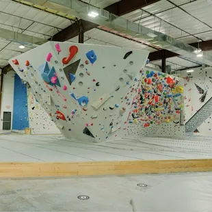 Center bouldering wall