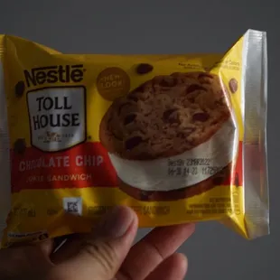 Nestle Toll House Chocolate chip cookie sandwich *8/8/21